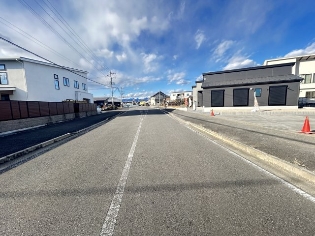 新築　高崎市下之城町1期　LIGNAGE　１号棟　の前面道路含む現地写真|現地写真　西南側接道幅員約15ｍ