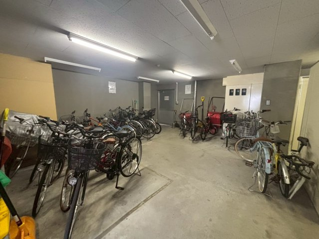 シアス本郷通りの駐輪場|室内駐輪場！