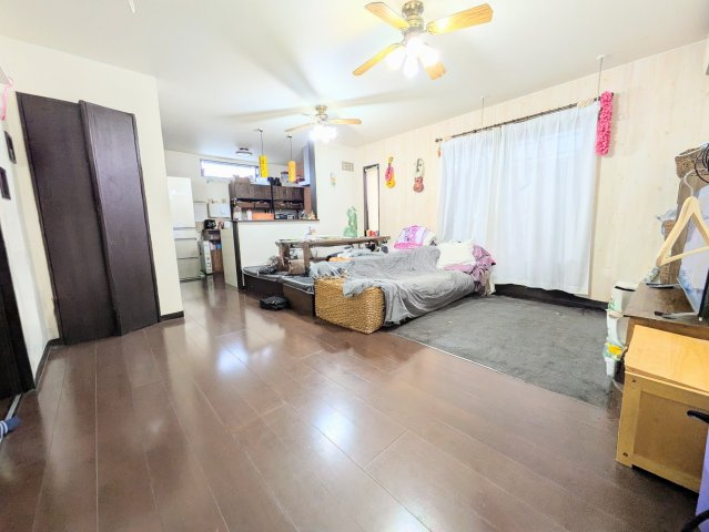 羽生市須影　中古住宅の居間・リビング