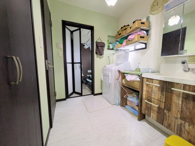 羽生市須影　中古住宅の洗面所