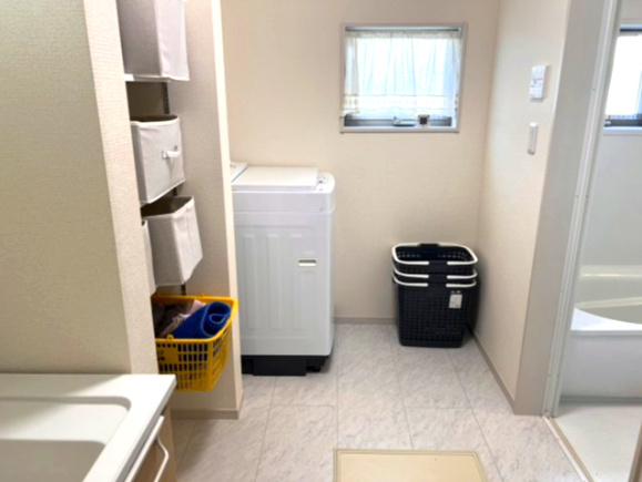 東松山市の築浅戸建！庭付き♪の脱衣所