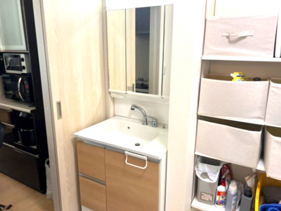 東松山市の築浅戸建！庭付き♪の独立洗面台