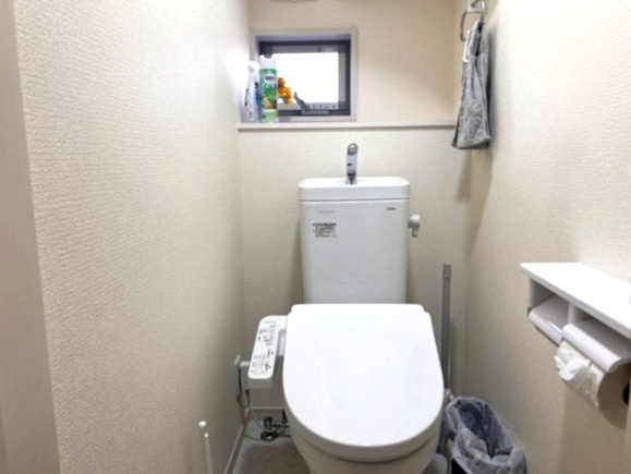 東松山市の築浅戸建！庭付き♪のトイレ