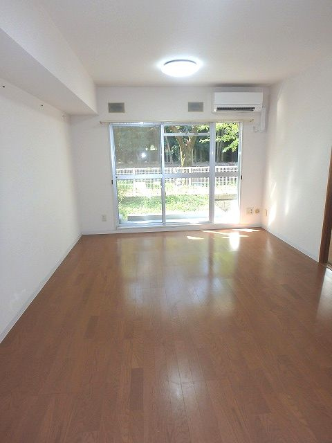 【居間・リビング】の画像