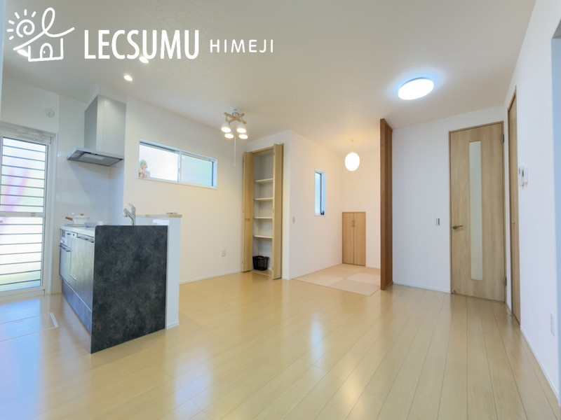 姫路市北原/新築戸建の居間・リビング