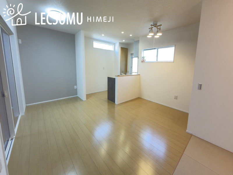 姫路市北原/新築戸建の居間・リビング