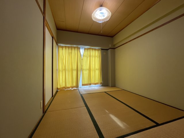 福沢ビルの寝室