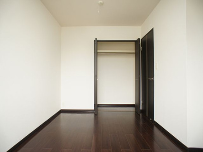 【収納】 | リバレイン | 充実収納付きの洋間です♪