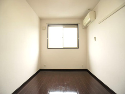 【寝室】 | リバレイン | 快適に過ごせるエアコンが付いています♪