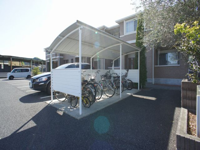 【その他共用部分】 | リバレイン | 屋根付きの駐輪場があります♪