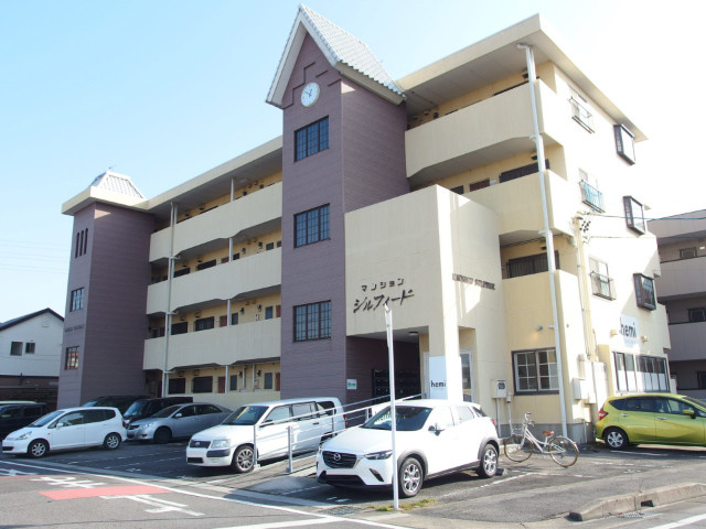 マンションシルフィードの外観