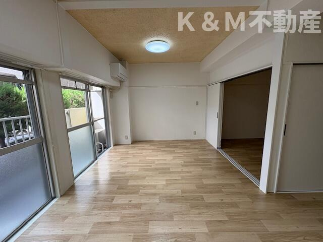 山口マンションのロビー|ゆとりのあるロビーです