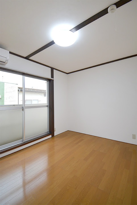 ラ・ネージュ上越Ⅱの洋室