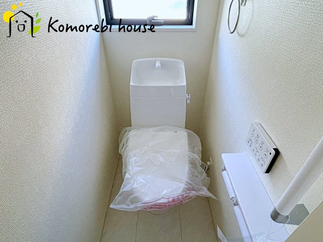 上尾市原市　第8　新築一戸建て　リーブルガーデン　01のトイレ|26.3.14撮影済み