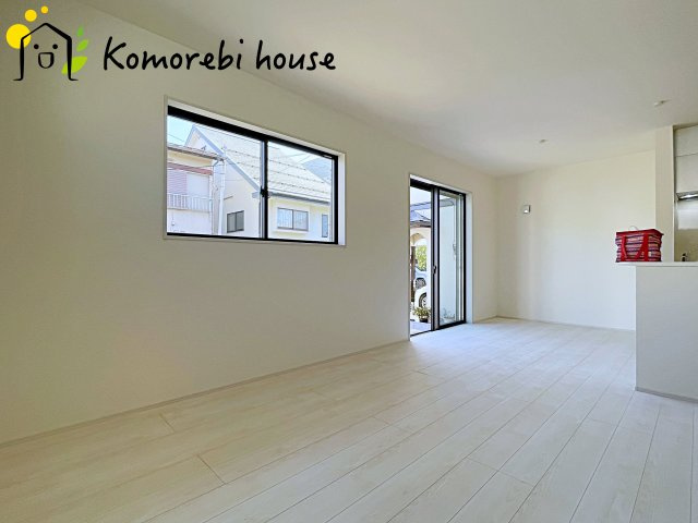 上尾市原市　第8　新築一戸建て　リーブルガーデン　01の居間・リビング|26.3.14撮影済み