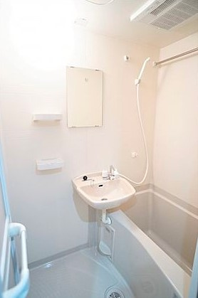 プレシャス南与野の浴室