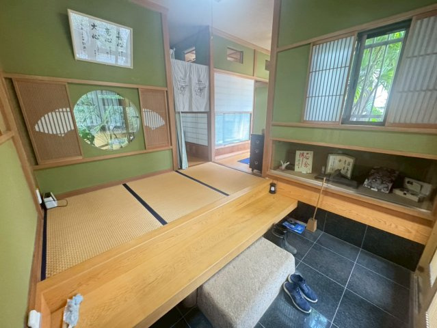 東金市関内　中古戸建の玄関