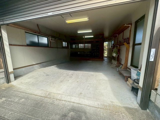 東金市関内　中古戸建の駐車場