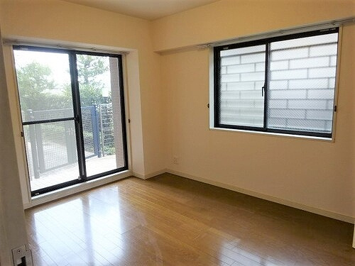 ライオンズステージ上野毛の居間・リビング|洋室約6.8畳　※2023年2月撮影