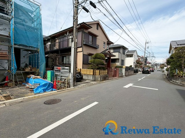 新築戸建　茅ヶ崎市高田4丁目の前面道路含む現地写真