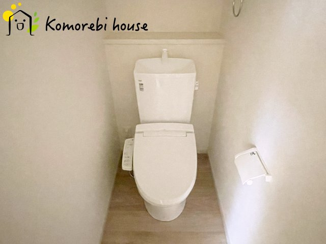 上尾市小泉　3期　新築一戸建て　クラフトピット　01のトイレ|シンプルで使いやすいトイレです