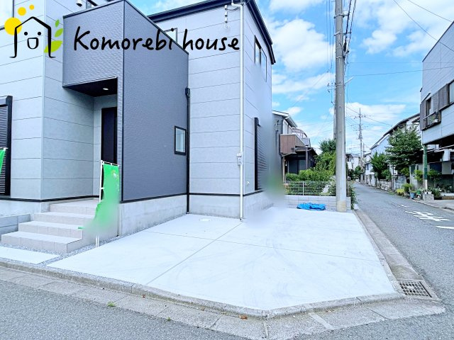 上尾市小泉　3期　新築一戸建て　クラフトピット　01の駐車場|駐車場に車を止められます