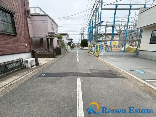 新築戸建　茅ヶ崎市高田4丁目の前面道路含む現地写真
