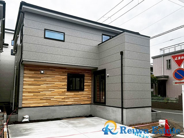 新築戸建　茅ヶ崎市高田4丁目の外観|スーパーやコンビニ等、買い物施設が徒歩圏内に揃い利便性の良い立地です。