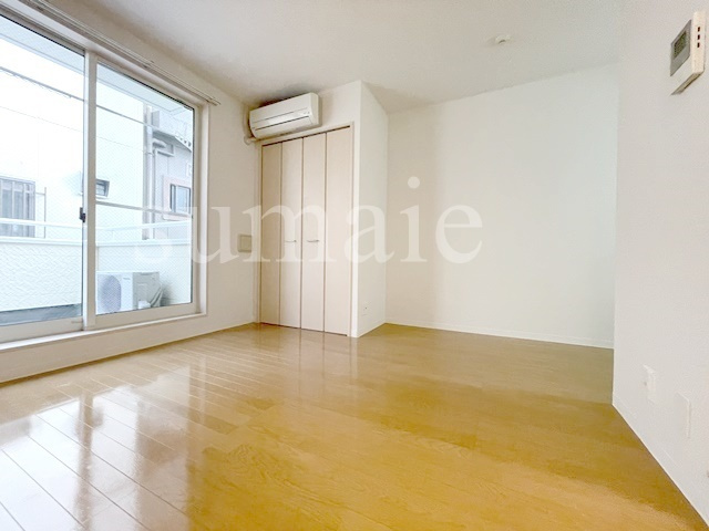 コーポアリカワの居間・リビング|洋室です♪