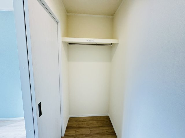 松戸市松飛台新築戸建【松飛台第二小学校：2分】の収納|7.18帖寝室・ウォークインクローゼット