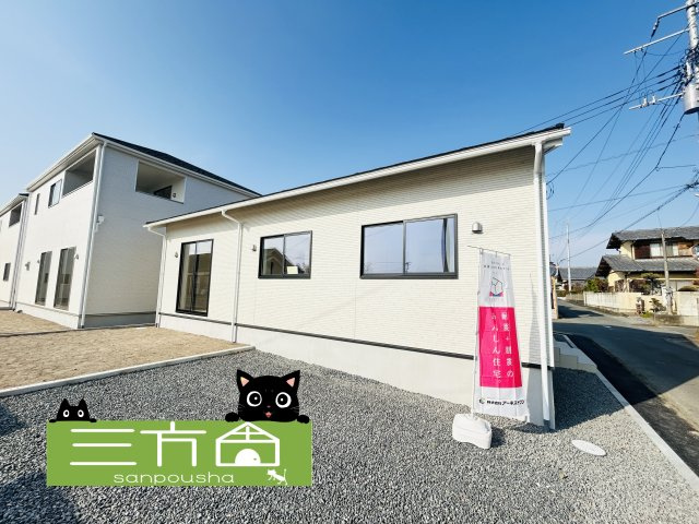 新築　高崎市箕郷町白川第2　クレイドルガーデン　6号棟の外観|現地写真　2025年12月完成しました！ご内覧等、お気軽にお問合せください♪　							
　							
