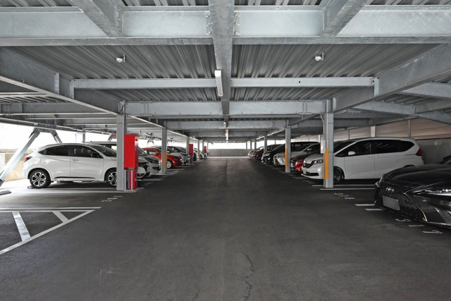 コート甲子園南4番館の駐車場