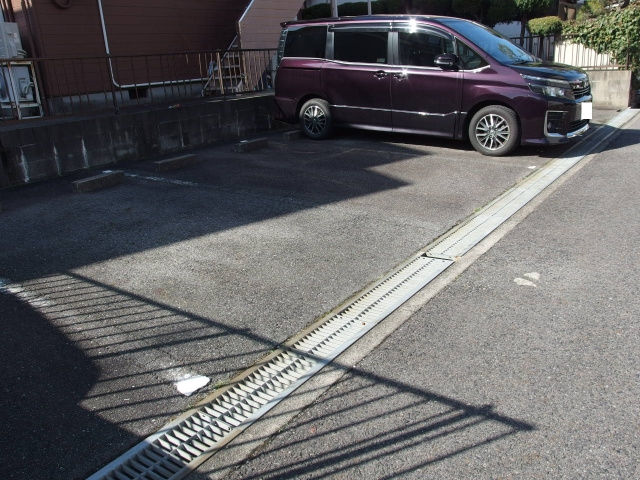 ネオポリス川崎の駐車場