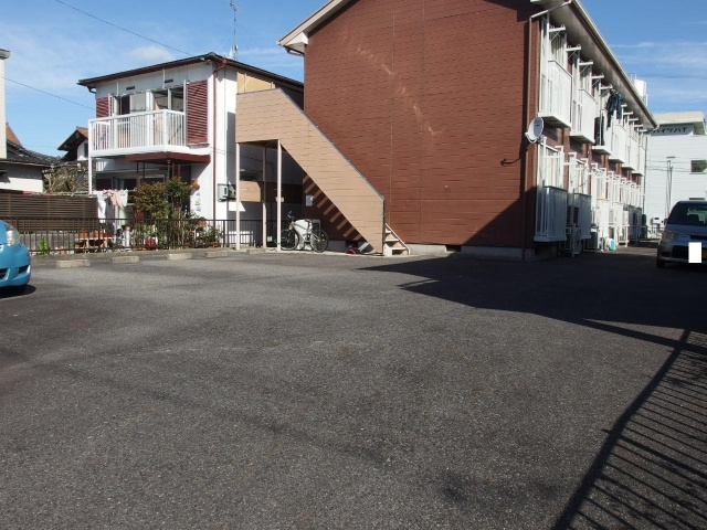 ネオポリス川崎の駐車場