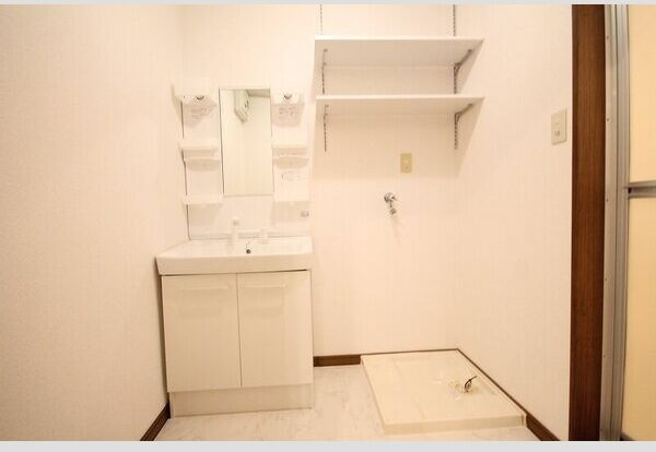 CASA LINDAの独立洗面台