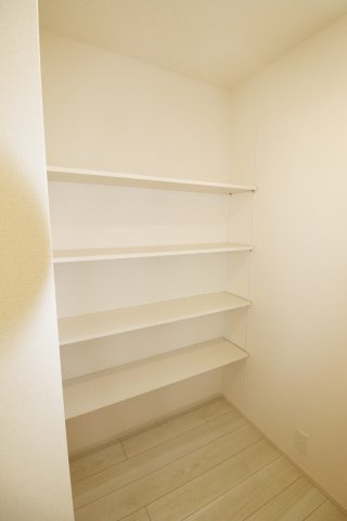 郡山市静町4期　　　　1号棟　　大成小学校、郡山第７中学区の収納|広々パントリー♪