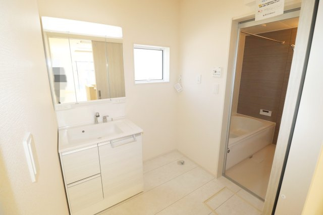 郡山市静町4期　　　　1号棟　　大成小学校、郡山第７中学区の洗面所