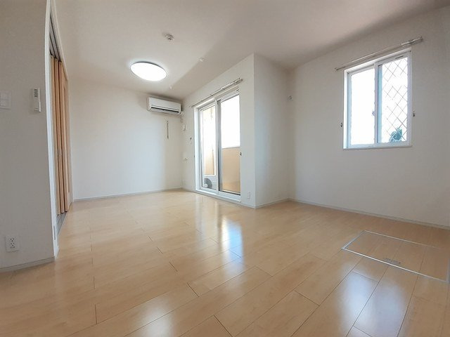 ココアガーデンⅡの居間・リビング