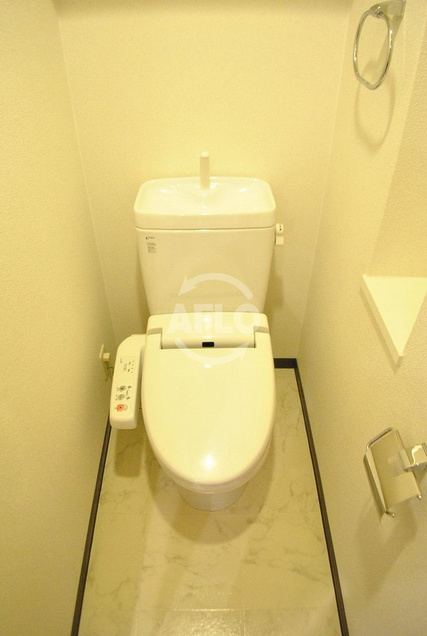 エステムコート心斎橋EASTエリジオンのトイレ|エステムコート心斎橋EASTエリジオン　温水洗浄便座