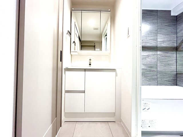 コスモ町屋の独立洗面台