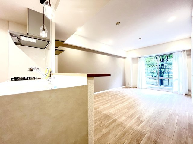 コスモ町屋の居間・リビング