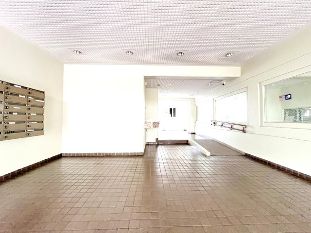 コスモ町屋の居間・リビング