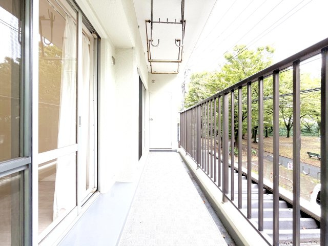 コスモ町屋のバルコニー