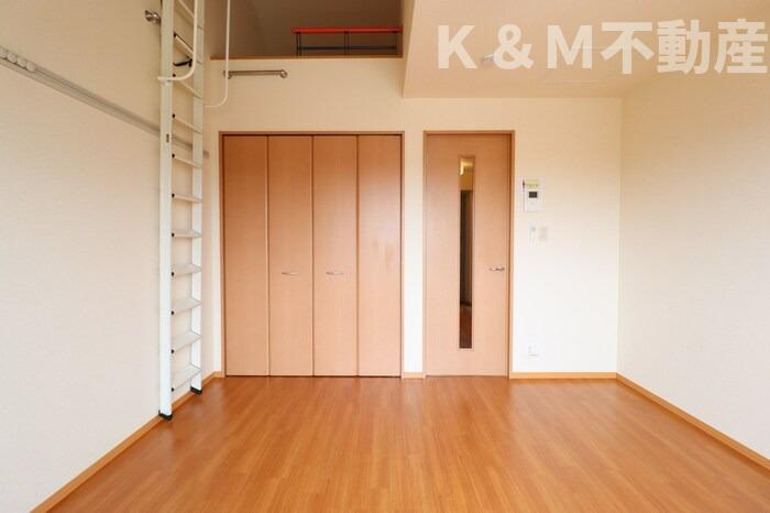 ヴィラデルニエの居間・リビング|使いやすい居間です