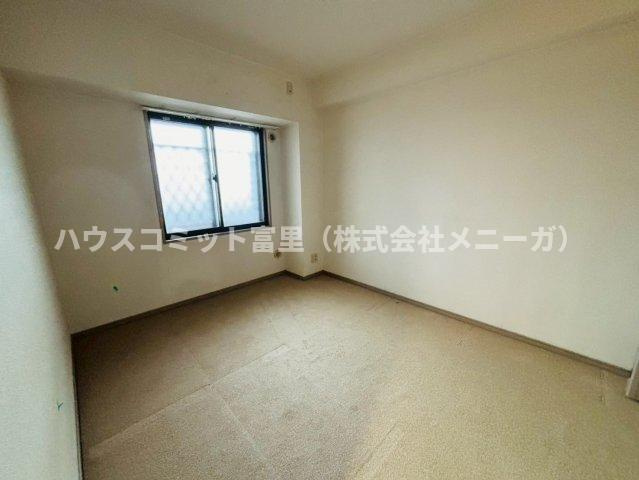 ライオンズガーデンシティ成田の洋室