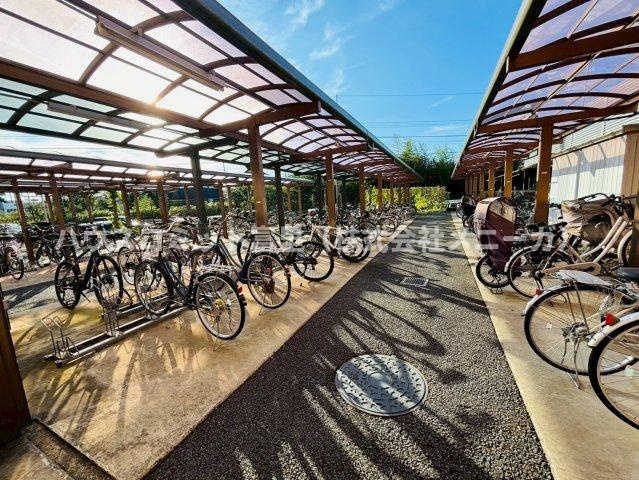 ライオンズガーデンシティ成田の駐輪場