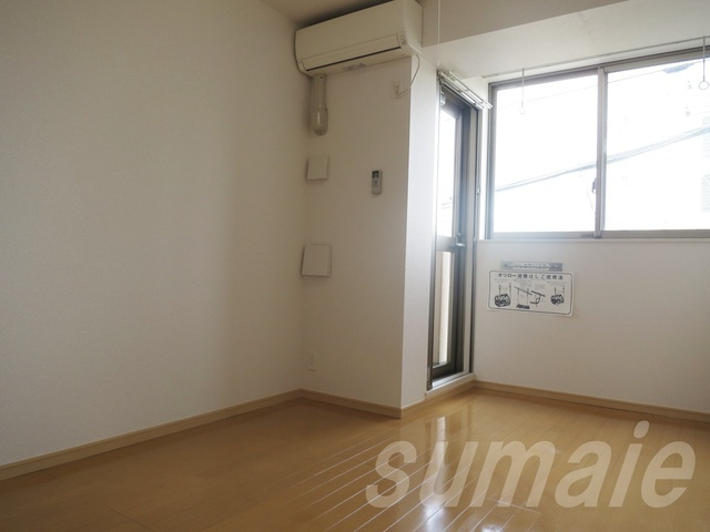 カーサ　ボニータの洋室|フローリング仕様です♪