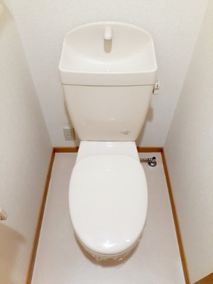 【トイレ】 | プラティークレーブⅢ | ゆったりとした空間のトイレです