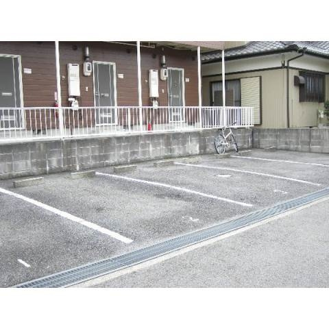 コート広田の駐車場