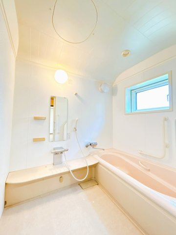 網走市潮見10丁目戸建の浴室